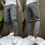 Pantalon Chino Ajusté à Coupe Moderne