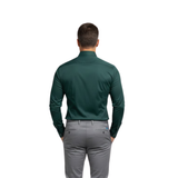 Chemise cintrée à manches longues avec col classique et tissu extensible