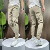 Pantalon Chino Ajusté à Coupe Moderne