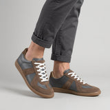Baskets basses homme à lacets et empiècements
