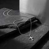 Collier homme chaîne fine acier inoxydable pendentif croix