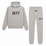 Ensemble Premium Streetwear pour Hommes 1977 – Sweat à Capuche & Pantalon de Jogging – Gris