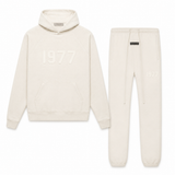 Ensemble Streetwear Premium pour Hommes 1977 – Sweat à Capuche & Pantalon de Jogging – Crème