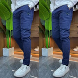Pantalon Fuselé Essentiel à Coupe Ajustée