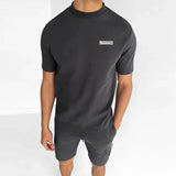 Ensemble T-Shirt et Short Assortis