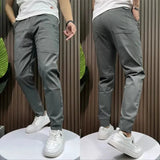 Pantalon Fuselé Essentiel à Coupe Ajustée