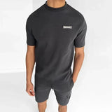 Ensemble T-Shirt et Short Assortis