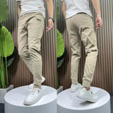 Pantalon Fuselé Essentiel à Coupe Ajustée